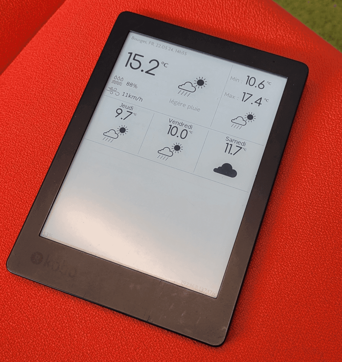 Au lieu d’afficher les prédictions météo sur 5 jours, j’affiche maintenant des infos détaillées pour la météo du jour, et seulement la température et l’icône indiquant le temps pour les 3 prochains jours.